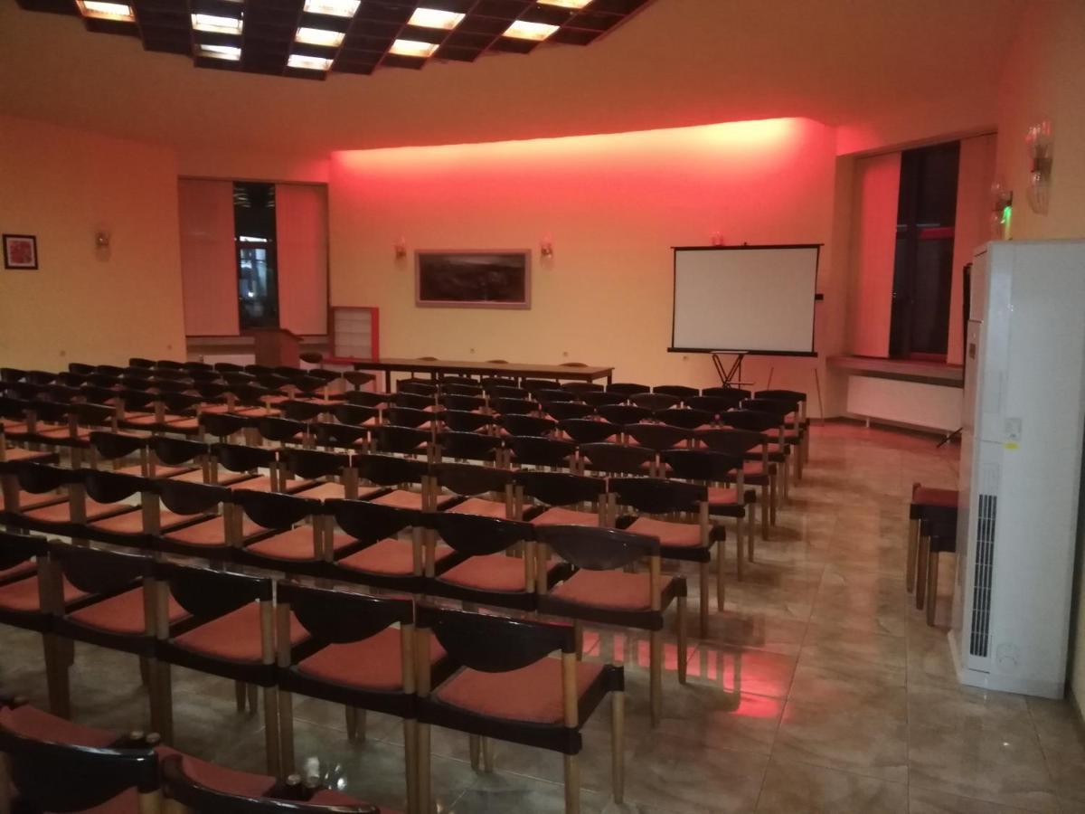 Apart Hotel Central Razgrad מראה חיצוני תמונה