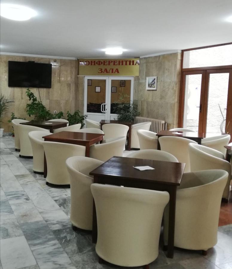 Apart Hotel Central Razgrad מראה חיצוני תמונה
